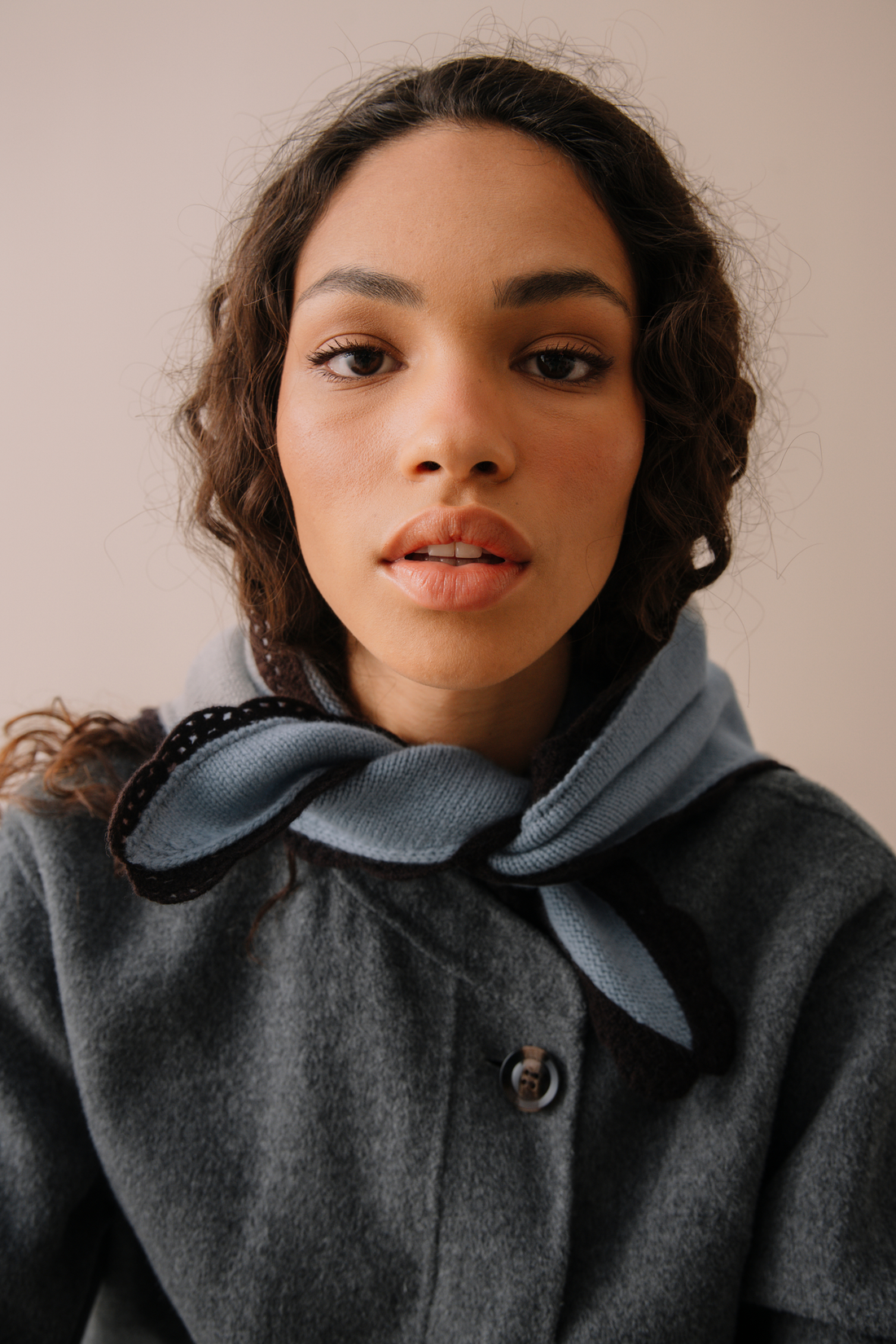 Coquillette blue-grey scarf